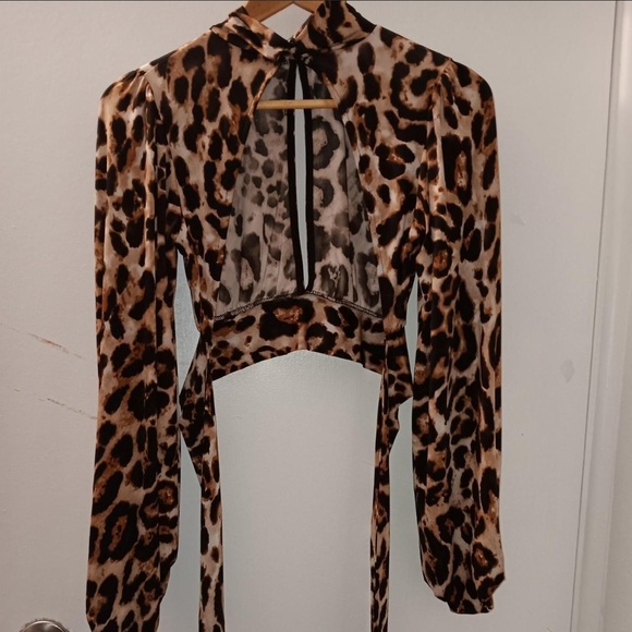 Leopard Print Keyhole Blouse - Picture 3 of 7